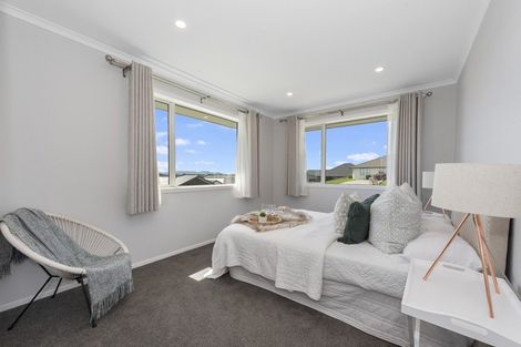 Photo of property in 6 Dulverton Rise, Flagstaff, Hamilton, 3210