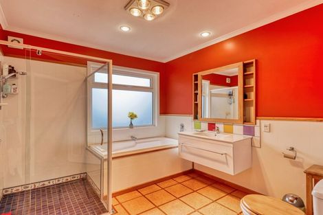 Photo of property in 7 Jacaranda Grove, Maungaraki, Lower Hutt, 5010