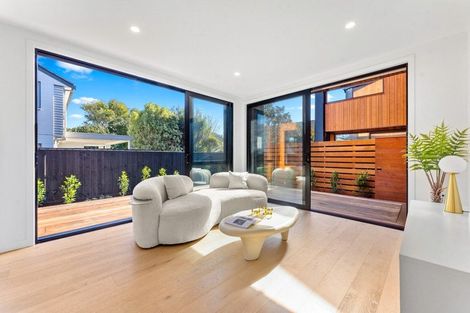 Photo of property in 7a Crete Avenue, Milford, Auckland, 0620