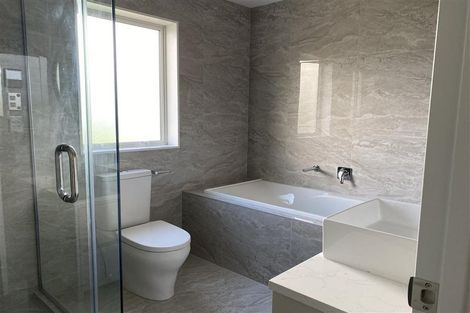 Photo of property in 2 Tannaghmore Drive, Flat Bush, Auckland, 2019