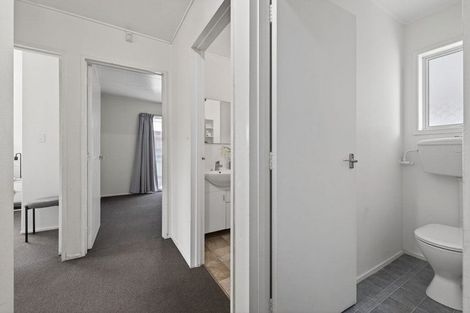 Photo of property in 4 Rhodes Drive, Kelvin Grove, Palmerston North, 4414