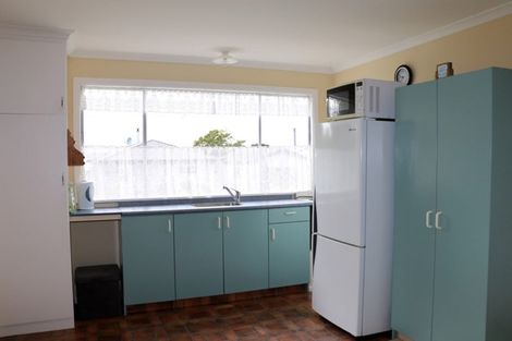 Photo of property in 8 Miro Street, Kaka Point, 9271