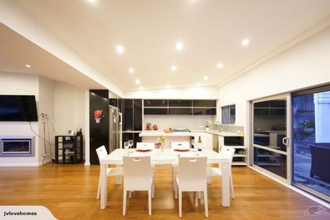 Photo of property in 10 Bayside Drive, Browns Bay, Auckland, 0630