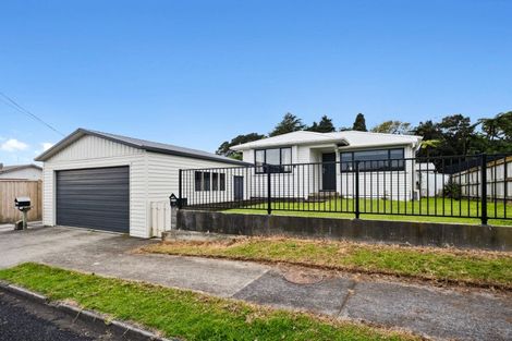 Photo of property in 3 Tupoki Street, Glen Avon, New Plymouth, 4312