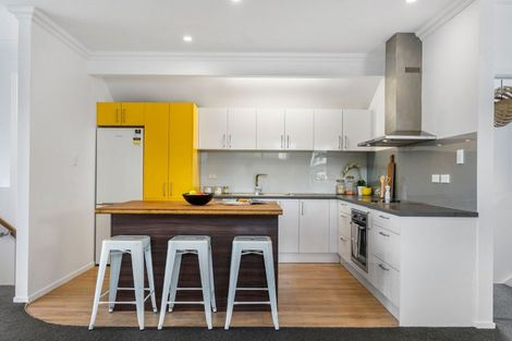 Photo of property in 32 Mandalay Terrace, Khandallah, Wellington, 6035