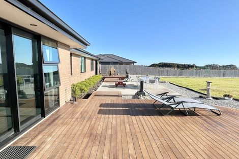 Photo of property in 10 Takutai Terrace, Ruatapu, 7883