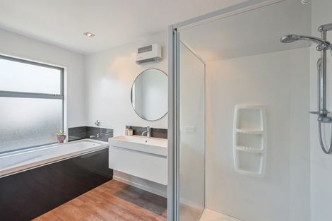 Photo of property in 60 Huntingdon Drive, Rangiora, 7400