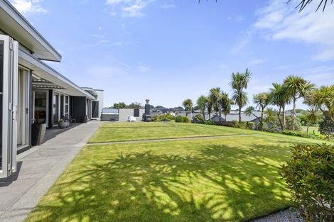 Photo of property in 12 Sampson Avenue, Waiwhakaiho, New Plymouth, 4312