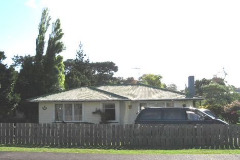 Photo of property in 34 Glen Marine Parade, Glendene, Auckland, 0602