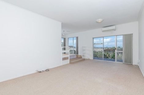 Photo of property in 13 Tableau Place, Totara Vale, Auckland, 0629