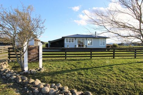 Photo of property in 32 Mccardle Road, Pahiatua, 4984