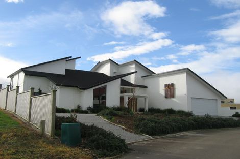 Photo of property in 34 The Strand, Fitzherbert, Palmerston North, 4410