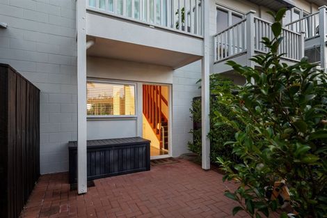 Photo of property in 4/72 Kitchener Road, Milford, Auckland, 0620