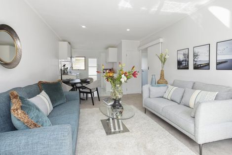 Photo of property in 1/21 Wanaka Place, Pakuranga Heights, Auckland, 2010
