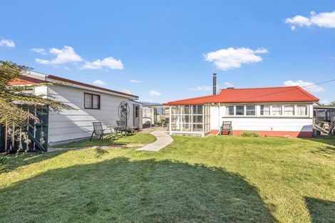 Photo of property in 18 Shelswell Street, Westport, 7825