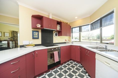 Photo of property in 46 Pahiatua Street, Hokowhitu, Palmerston North, 4410