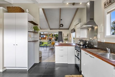 Photo of property in 6a Tiri Road, Manly, Whangaparaoa, 0930