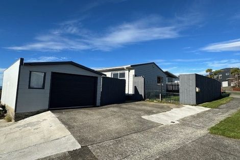 Photo of property in 17 Drummond Crescent, Kelson, Lower Hutt, 5010