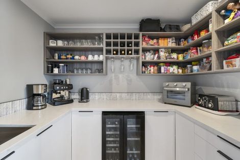 Photo of property in 10 Kanzan Grove, Maewa, 4702