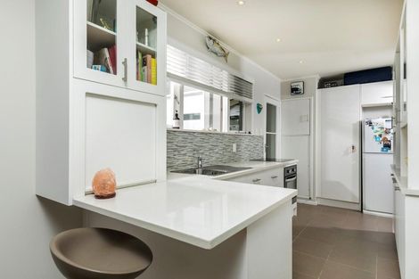 Photo of property in 2a Elizabeth Street, Orewa, 0931