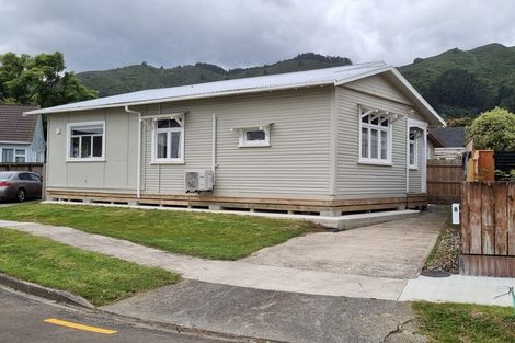 Photo of property in 7 Sinclair Grove, Naenae, Lower Hutt, 5011