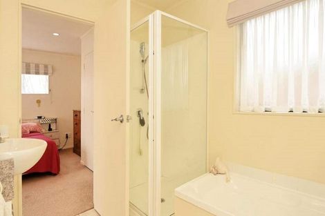 Photo of property in 143a Colwill Road, Massey, Auckland, 0614