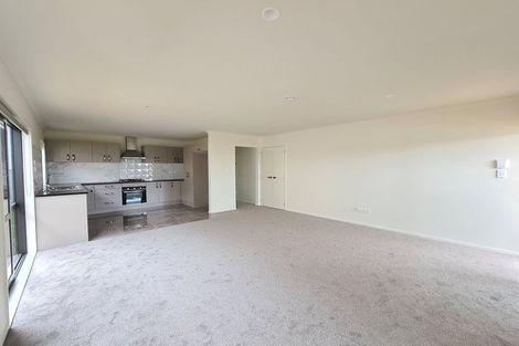 Photo of property in 90a Gossamer Drive, Pakuranga Heights, Auckland, 2010