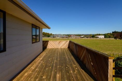 Photo of property in 16 Bronte Place, Owhata, Rotorua, 3010