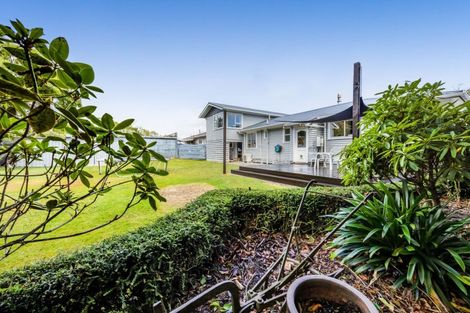 Photo of property in 1 Nikau Street, Inglewood, 4330