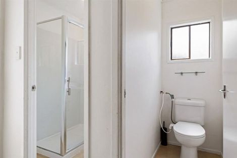 Photo of property in 1/4 Braund Place, Glenfield, Auckland, 0629