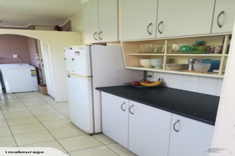 Photo of property in 46 Sunnyside Road, Sunnyvale, Auckland, 0612