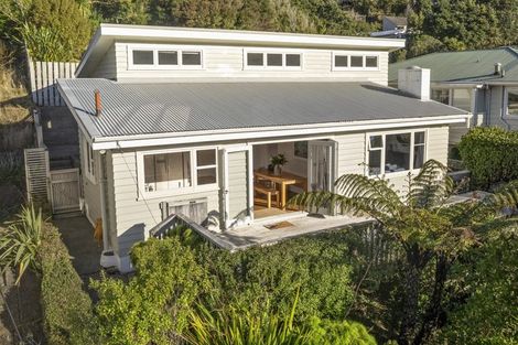 Photo of property in 25 Spencer Street, Crofton Downs, Wellington, 6035