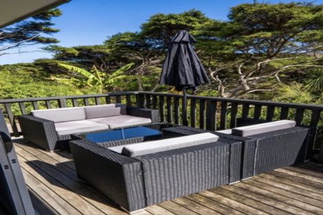 Photo of property in 33 Whaanga Road, Raglan, 3297