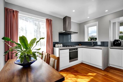 Photo of property in 139 Tukapa Street, Westown, New Plymouth, 4310