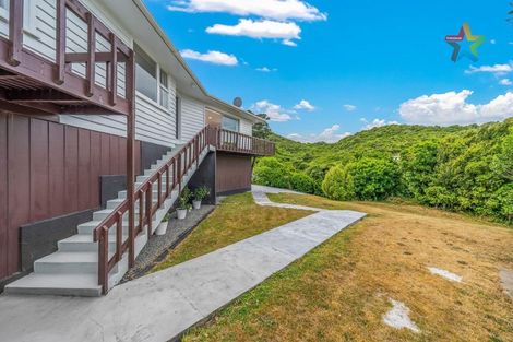 Photo of property in 42 Akatea Road, Korokoro, Lower Hutt, 5012