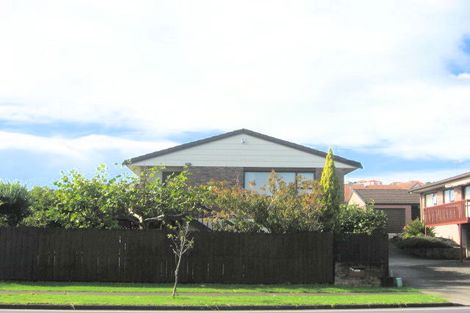 Photo of property in 1/64 Aviemore Drive, Highland Park, Auckland, 2010