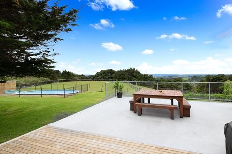 Photo of property in 15 Te Henga Road, Waitakere, Henderson, 0781