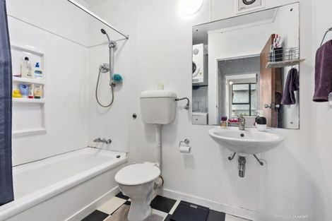Photo of property in Hobson Court Flats, 14/70 Hobson Street, Thorndon, Wellington, 6011