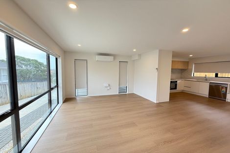 Photo of property in 14d Clairville Crescent, Wai O Taiki Bay, Auckland, 1072