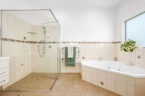 Photo of property in 61 Quadrant Heights, Paraparaumu, 5032