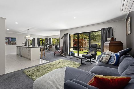 Photo of property in 33 Kahikatea Lane, Brown Owl, Upper Hutt, 5018