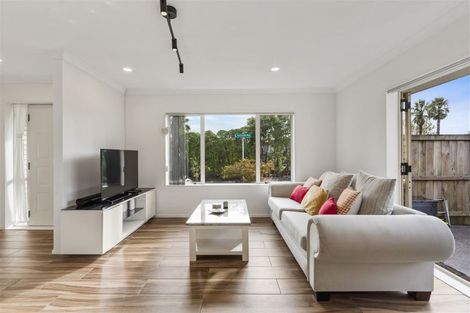 Photo of property in 18 Brittas Place, East Tamaki, Auckland, 2016