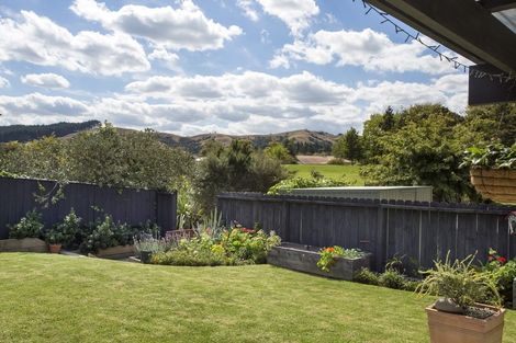 Photo of property in 35 Cabeleigh Drive, Helensville, 0800