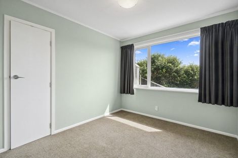 Photo of property in 3 Kahikatea Grove, Paparangi, Wellington, 6037