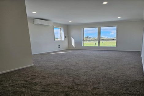 Photo of property in 8 Ritetai Street, Clarks Beach, 2122