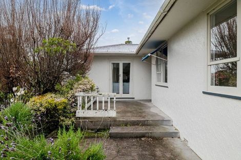 Photo of property in 10 Stoke Place, Awapuni, Palmerston North, 4412