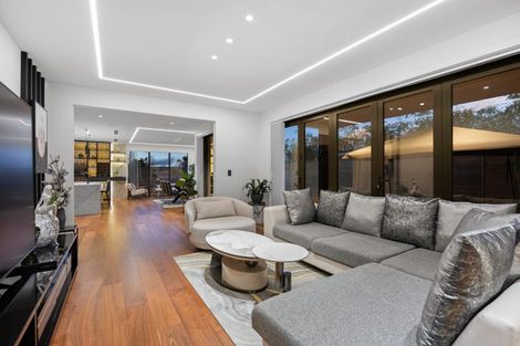 Photo of property in 4 Taku Close, Long Bay, Auckland, 0630