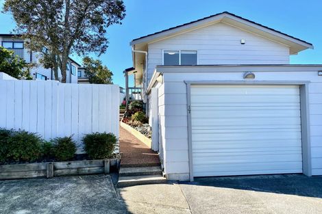 Photo of property in 1/17 Athena Drive, Totara Vale, Auckland, 0629