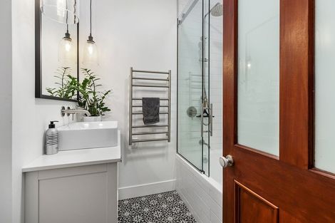 Photo of property in 56 Derwent Street, Island Bay, Wellington, 6023