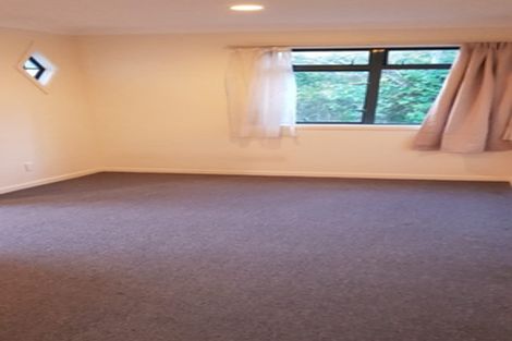 Photo of property in 152a Newlands Road, Newlands, Wellington, 6037